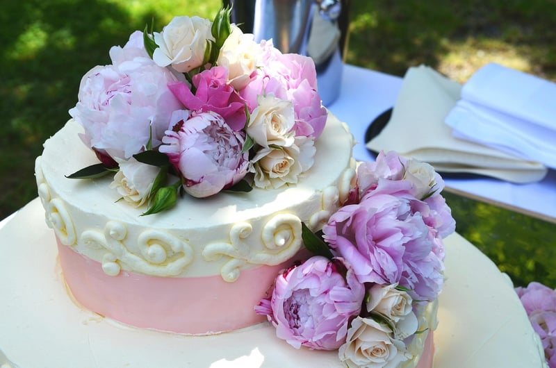 Celestial-Themed Wedding Cake